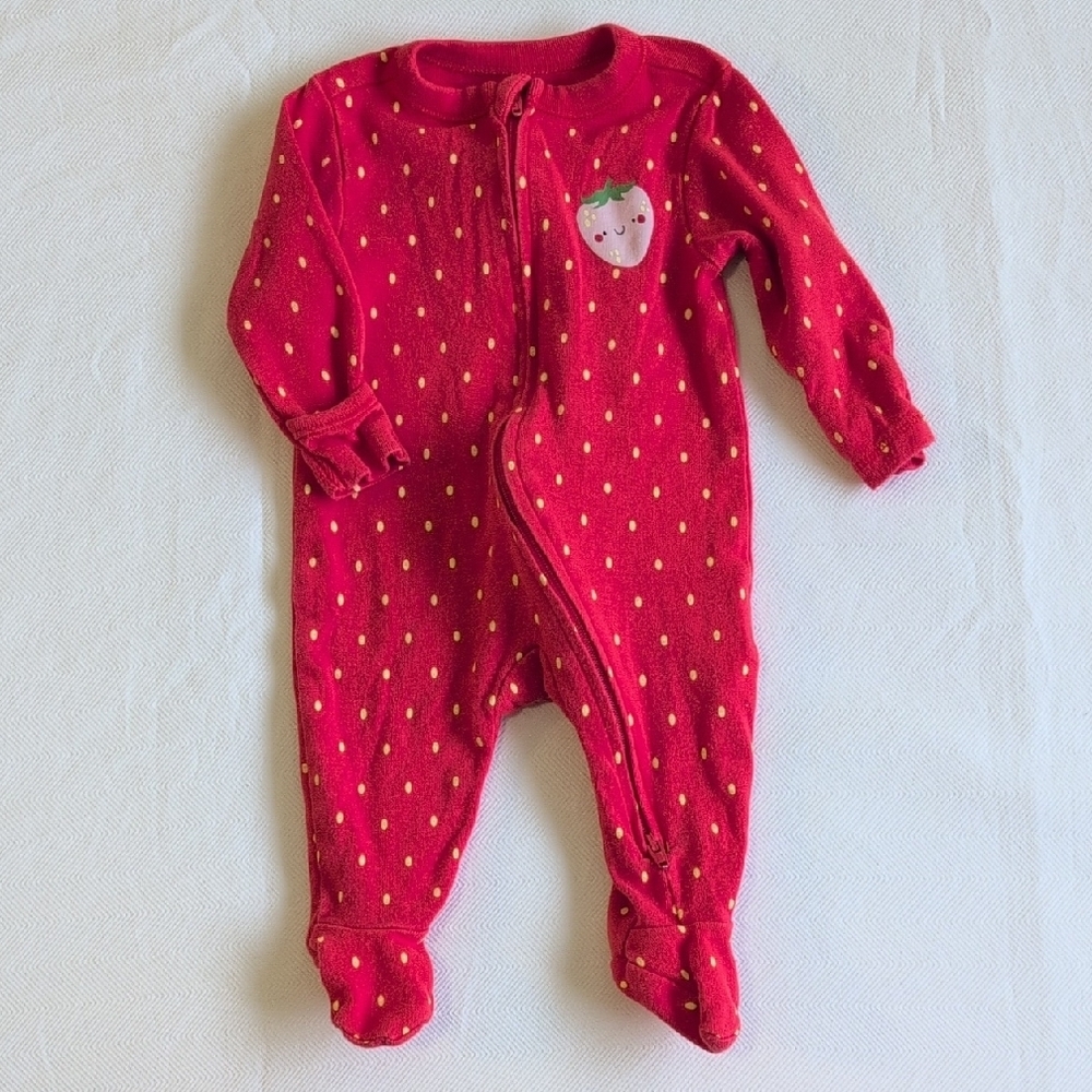 old navy strawberry 2-way zipper footie sleeper pajamas cotton 0-3 months baby